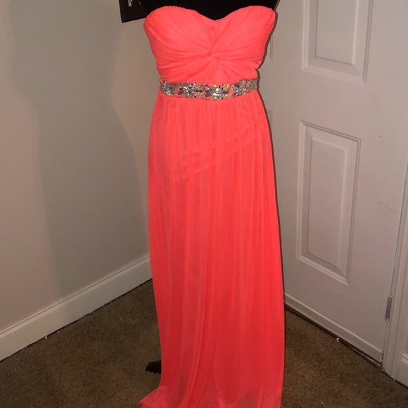 Sale💓💓Coral formal/ prom dress Final offer💥 - Picture 2 of 7